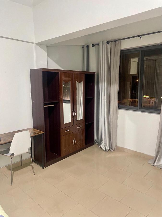 Van Der Salle - Flovan Plaza Haatso Экстерьер фото